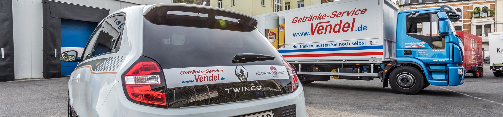 Vendel-Fahrzeuge: Lieferwagen und LKW am Standort
